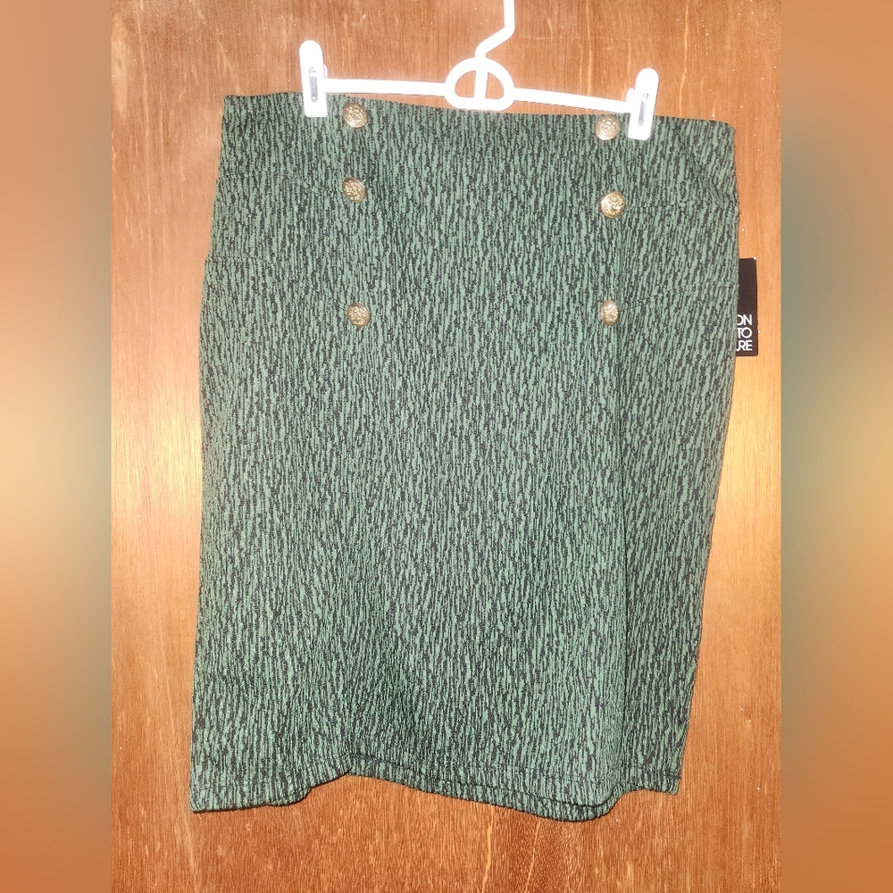 Green and black pencil skirt